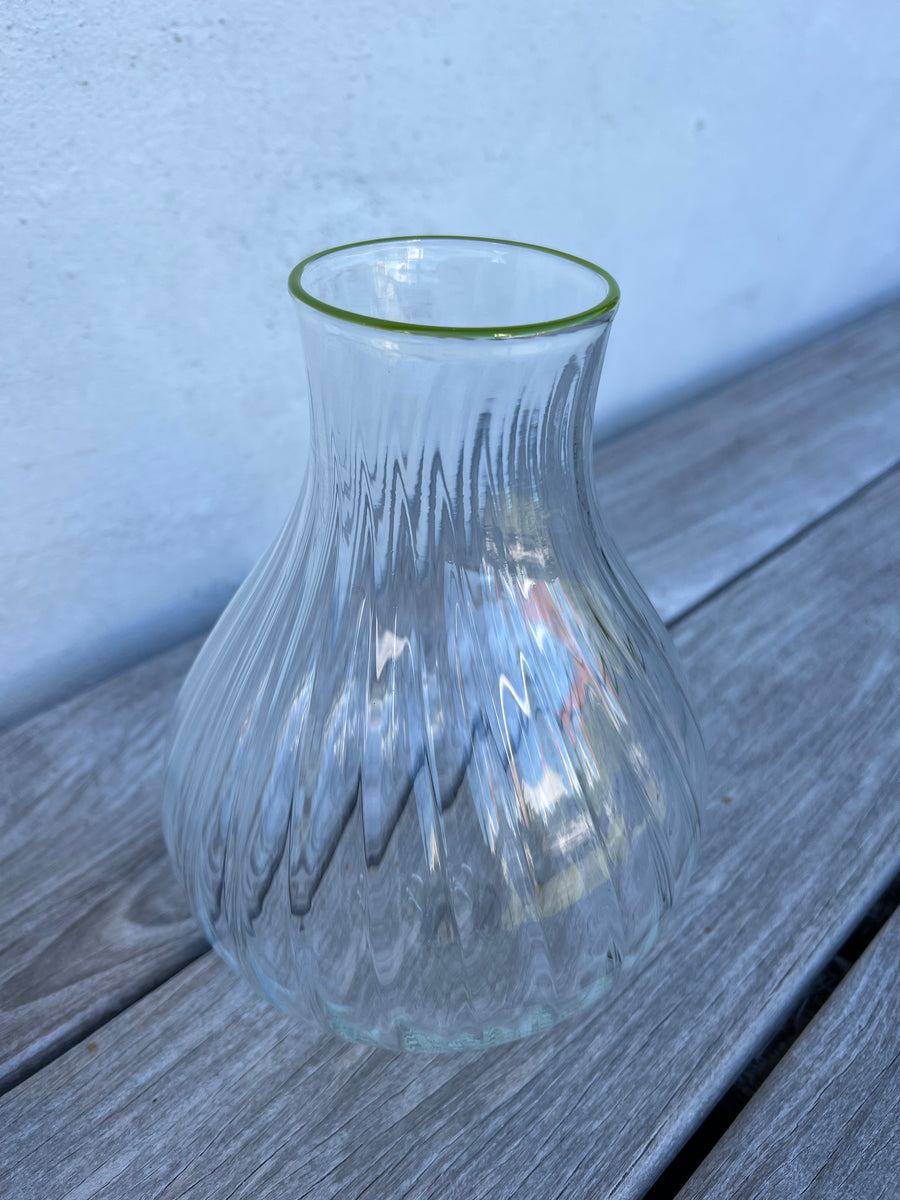 Klar glas lysegrøn top 21 cm